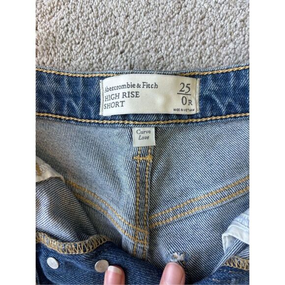 NWT Abercrombie Curve Love High Rise 90s Cutoff Short, Sz 25 $50 B28 - Picture 3 of 6